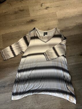Cynthia Rowley Cream and Black Zigzag V-Neck Tunic